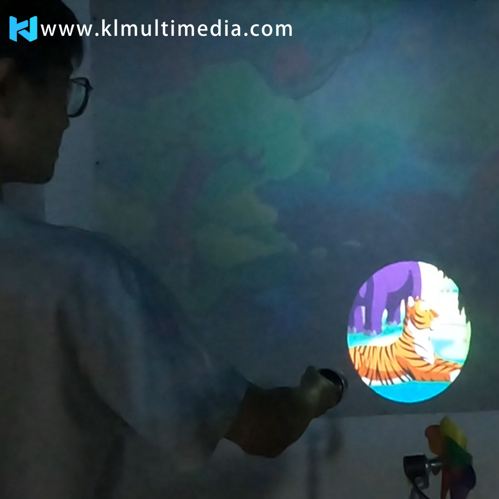 Interactive Flashlight