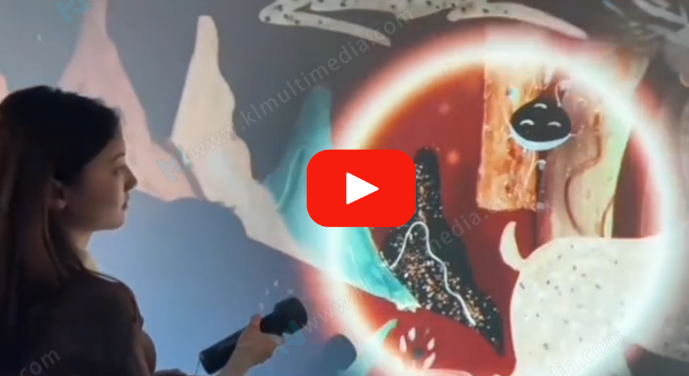 the forest game flashlight